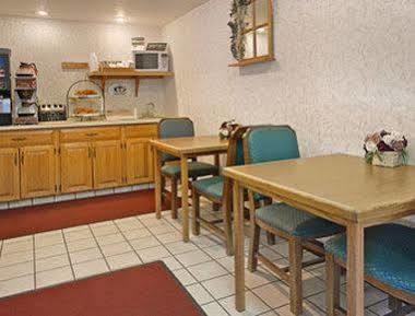 Wrangler Hotel Morris Ресторан фото